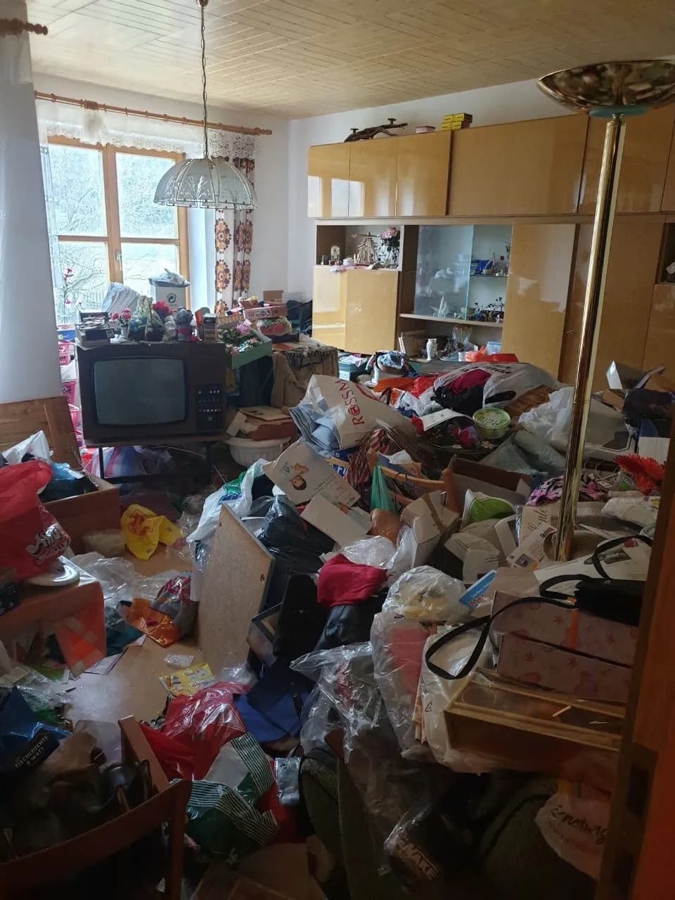 Vorher: Unaufgeräumte Messie-Wohnung