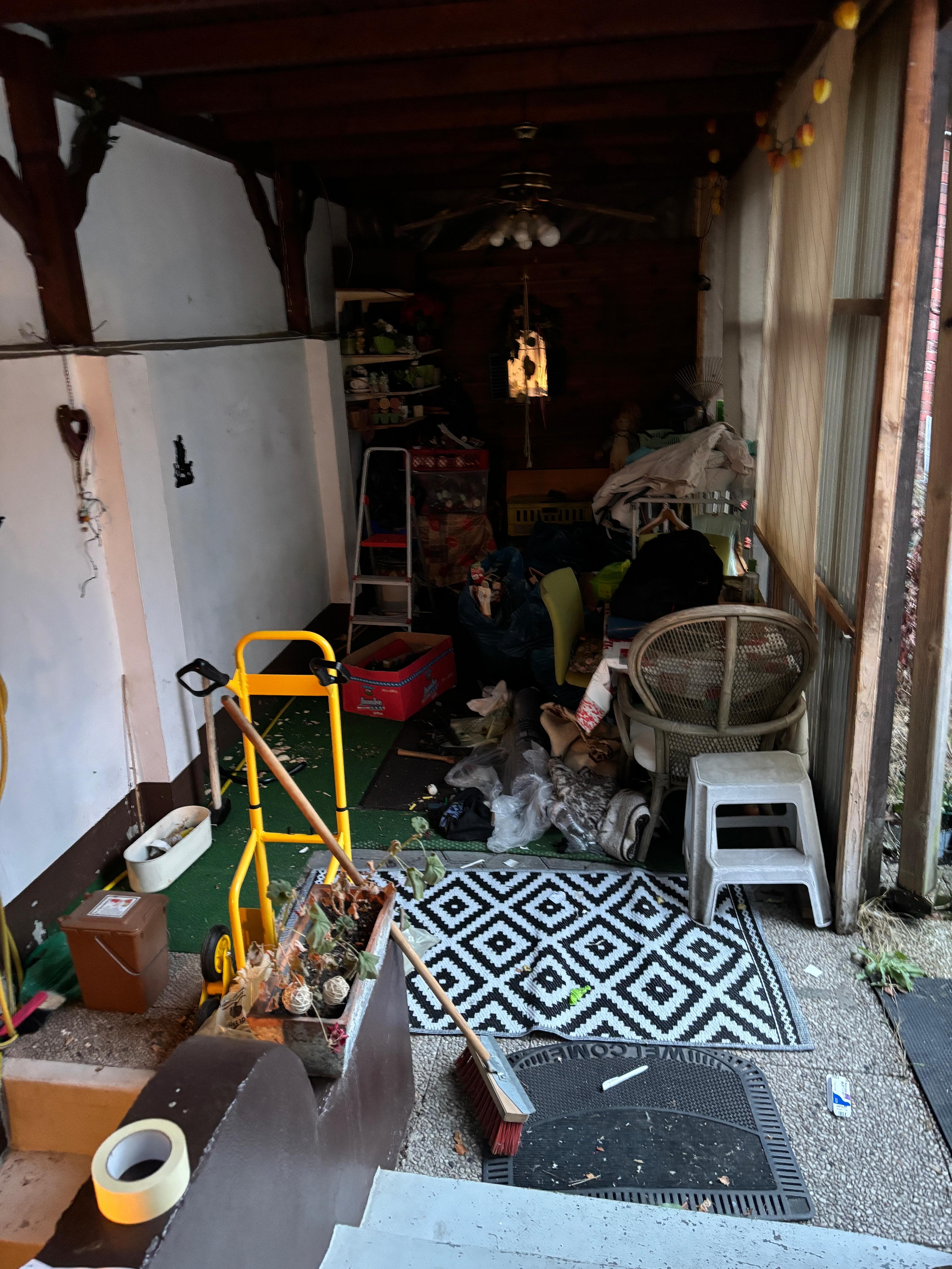 Eingangsbereich während der professionellen Räumung