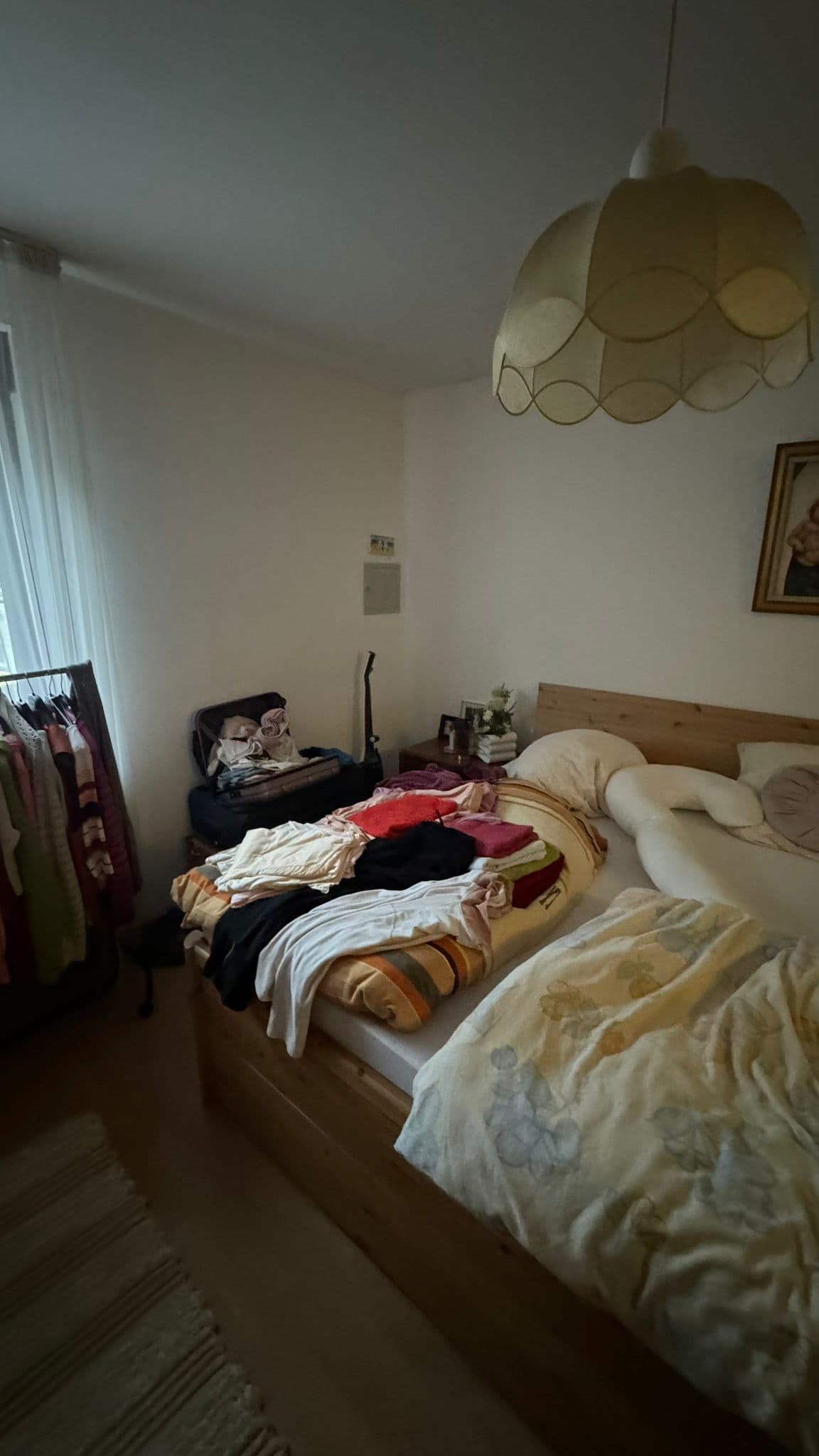 Schlafzimmer vor der Entrümpelung – Vorher-Bild