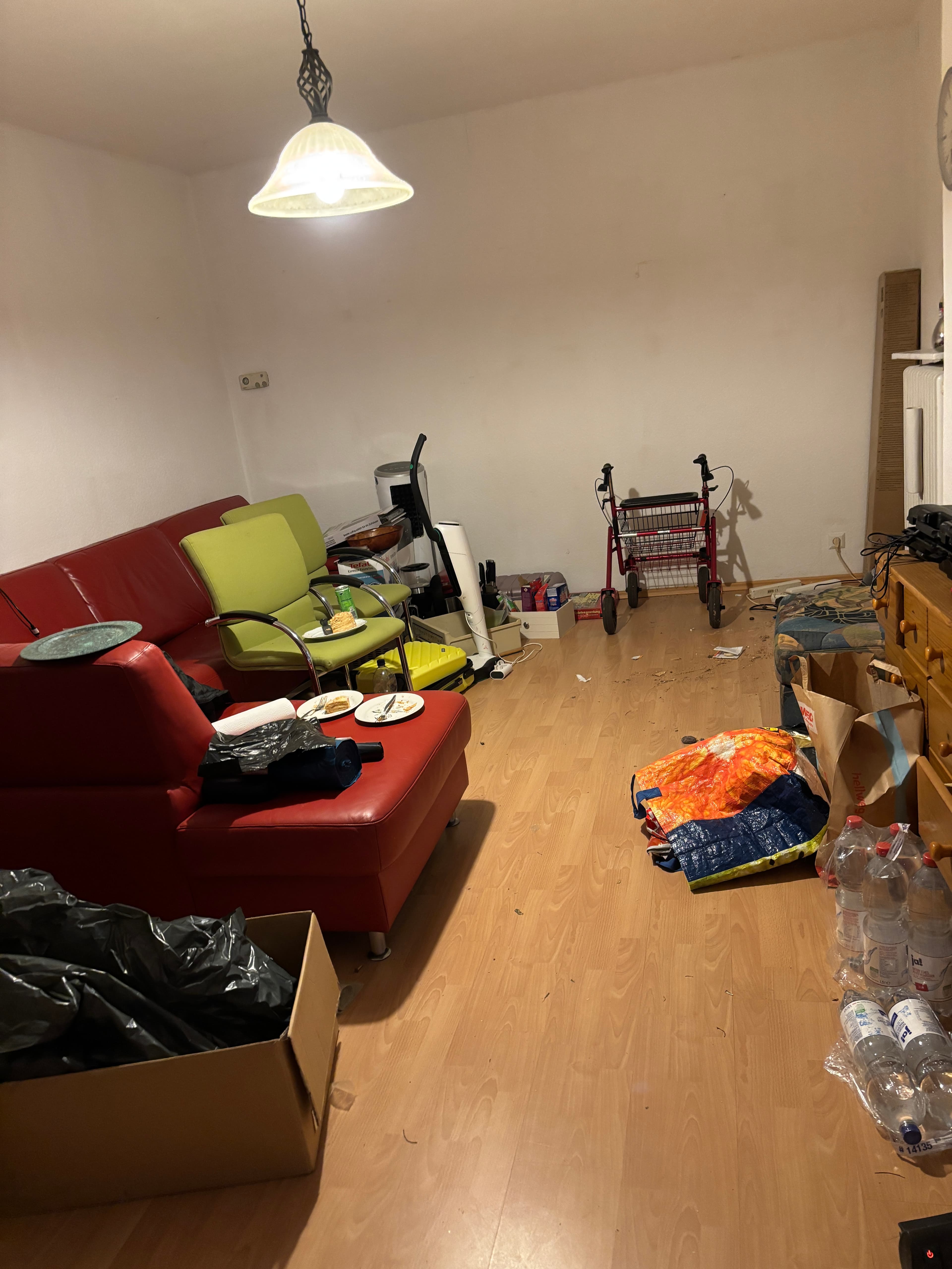 Wohnzimmer während der fachgerechten Räumung